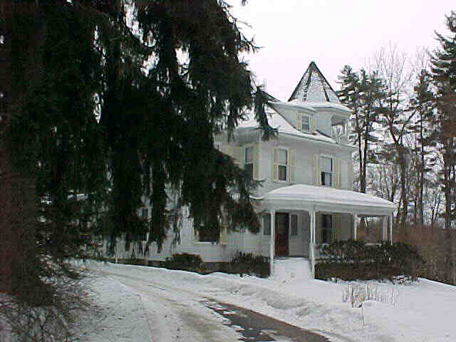 Building photograph for 5 LAKEVIEW AVENUE